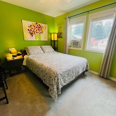 Cornerstone Bed And Breakfast Revelstoke Zewnętrze zdjęcie
