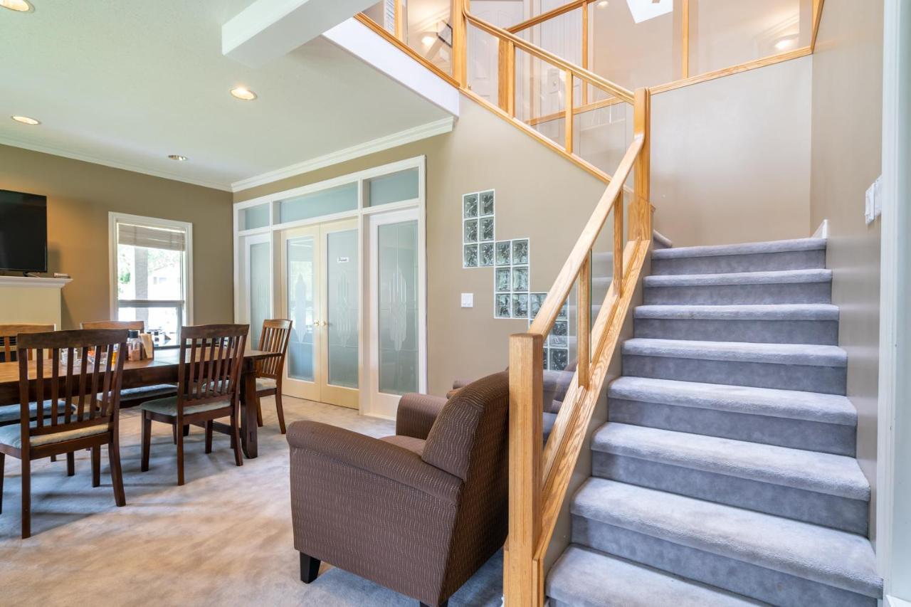 Cornerstone Bed And Breakfast Revelstoke Zewnętrze zdjęcie