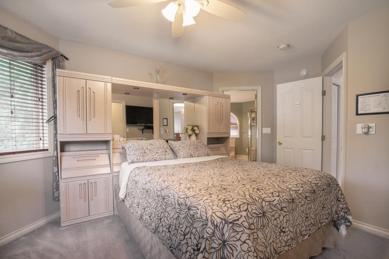 Cornerstone Bed And Breakfast Revelstoke Zewnętrze zdjęcie