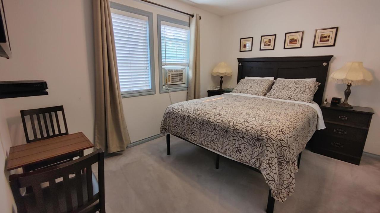 Cornerstone Bed And Breakfast Revelstoke Zewnętrze zdjęcie