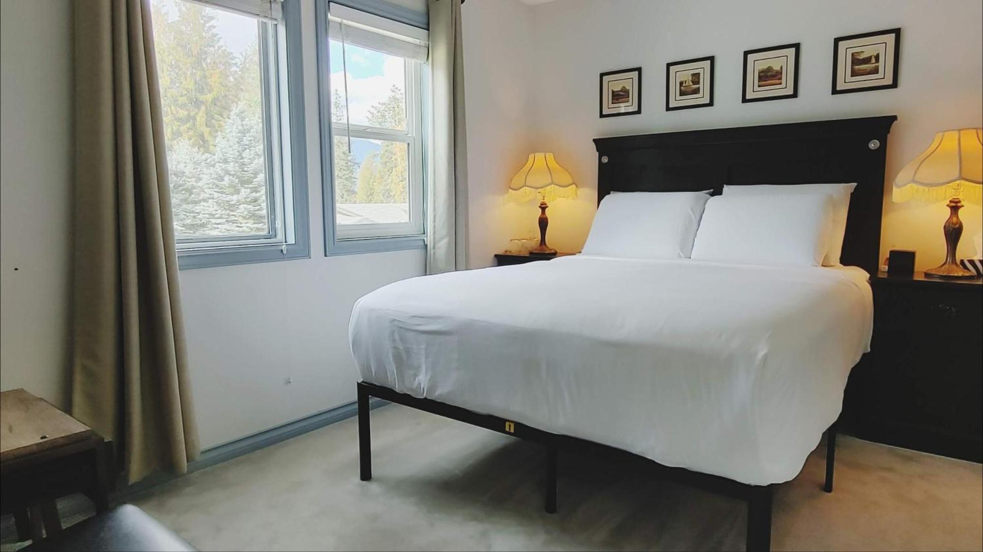 Cornerstone Bed And Breakfast Revelstoke Zewnętrze zdjęcie