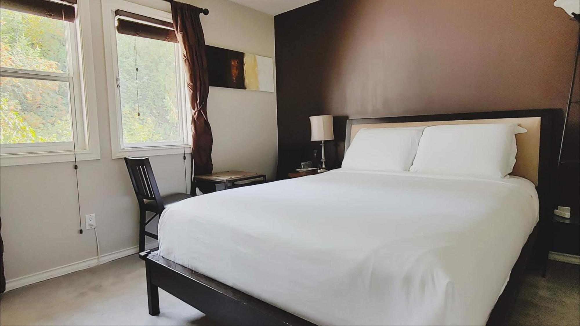 Cornerstone Bed And Breakfast Revelstoke Zewnętrze zdjęcie