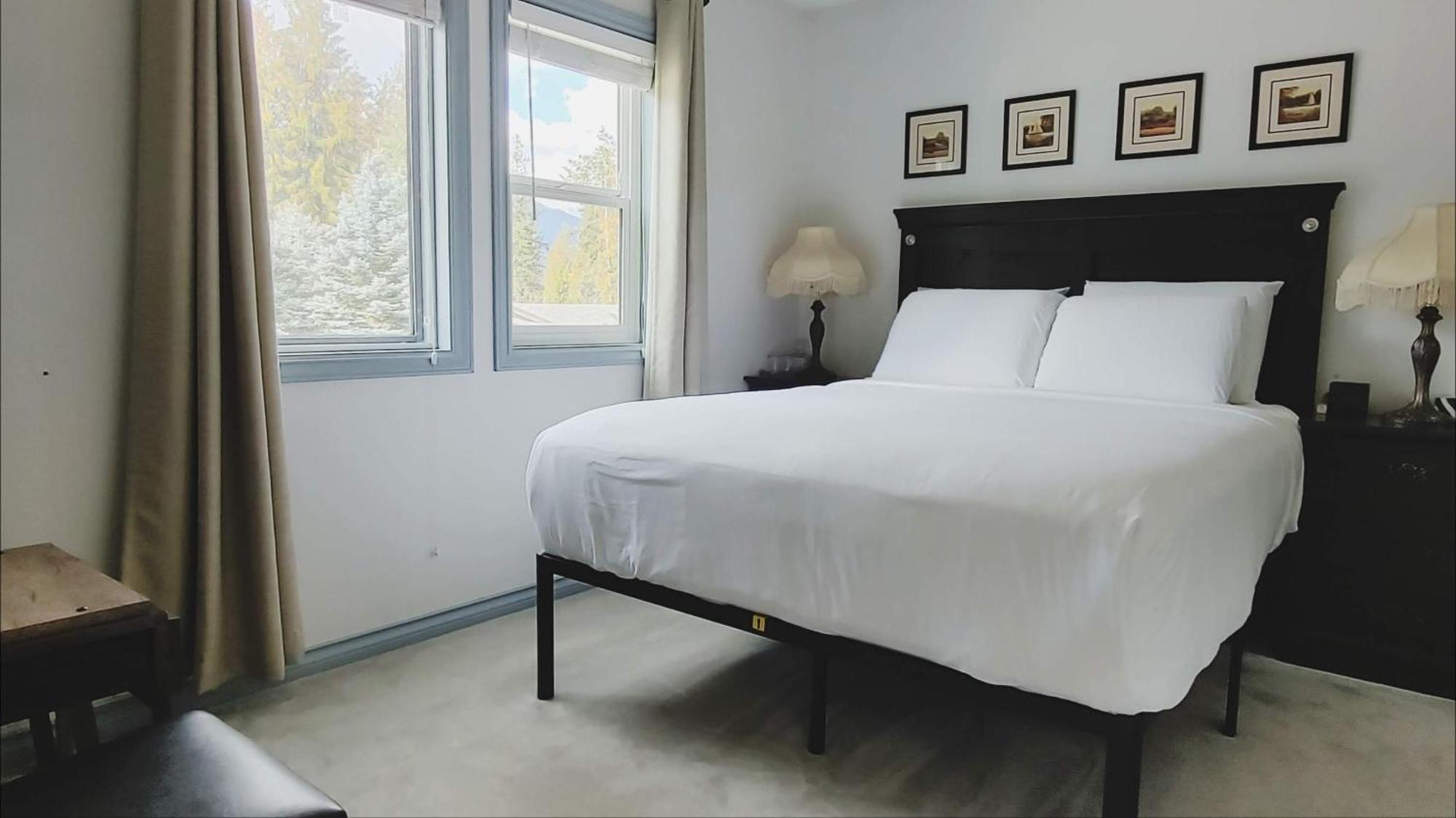 Cornerstone Bed And Breakfast Revelstoke Zewnętrze zdjęcie